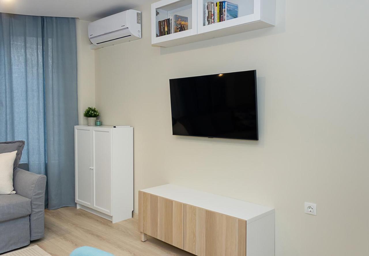 The Blue Apartment - 1Bd With A Cozy Balcony By Flat Mаnager Varna Buitenkant foto